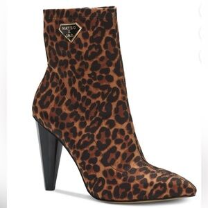 Mateo for INC International Concepts Luisa Leopard Boots - Size 11 Pre loved 🥰